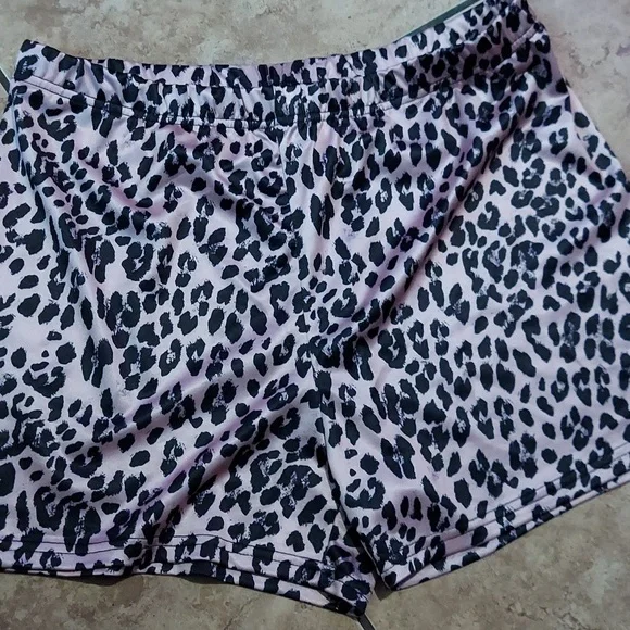 Set - Picture 2 of 3